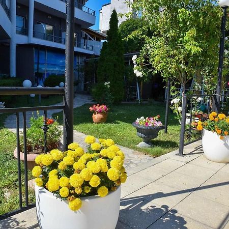 Apartments Devora 1 & Bar & Restaurant Варна Екстер'єр фото