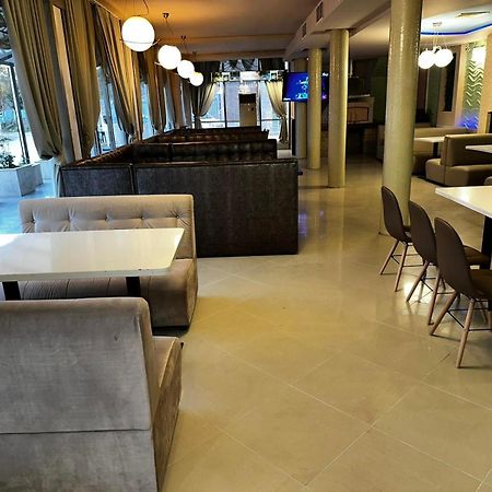 Apartments Devora 1 & Bar & Restaurant Варна Екстер'єр фото
