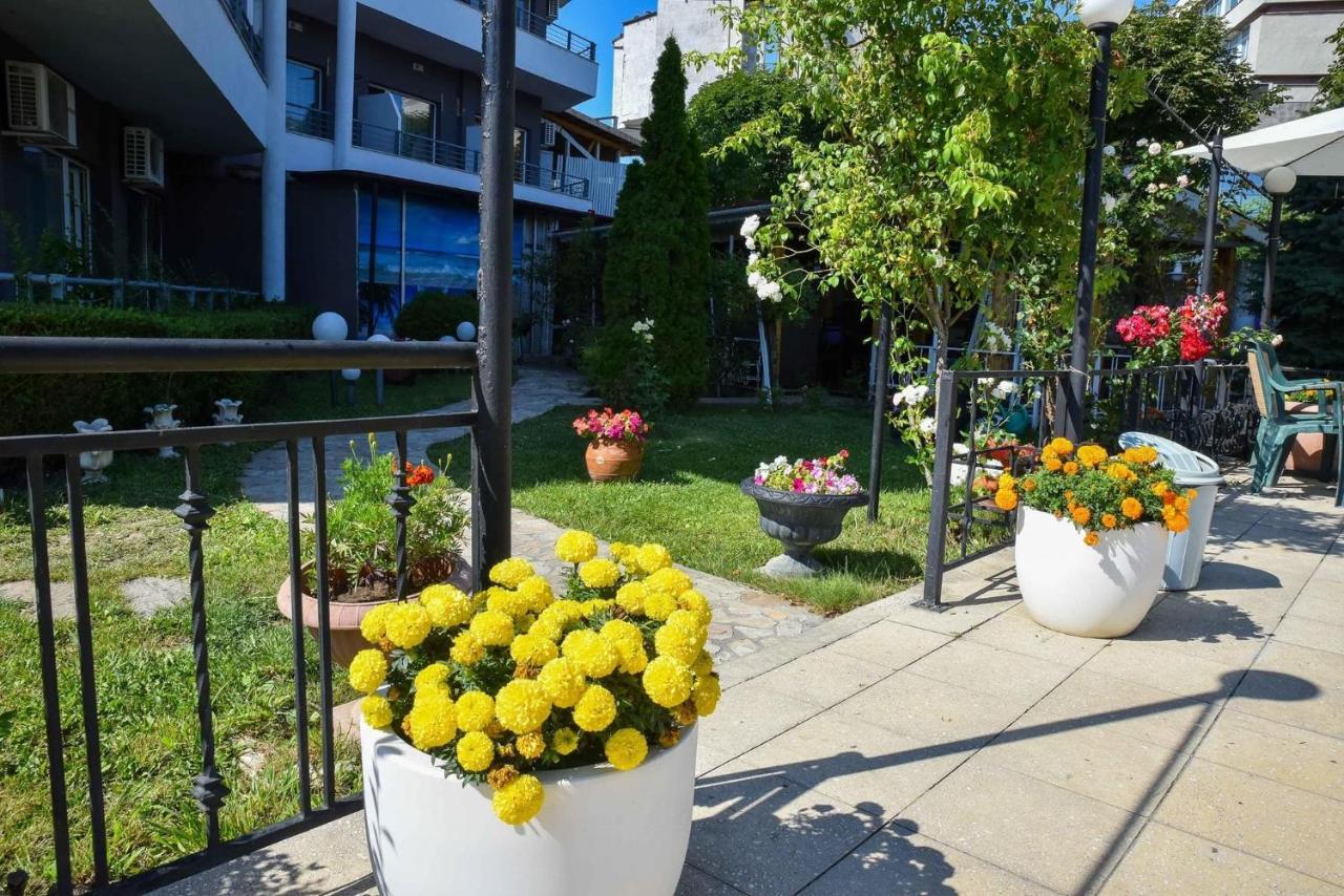 Apartments Devora 1 & Bar & Restaurant Варна Екстер'єр фото